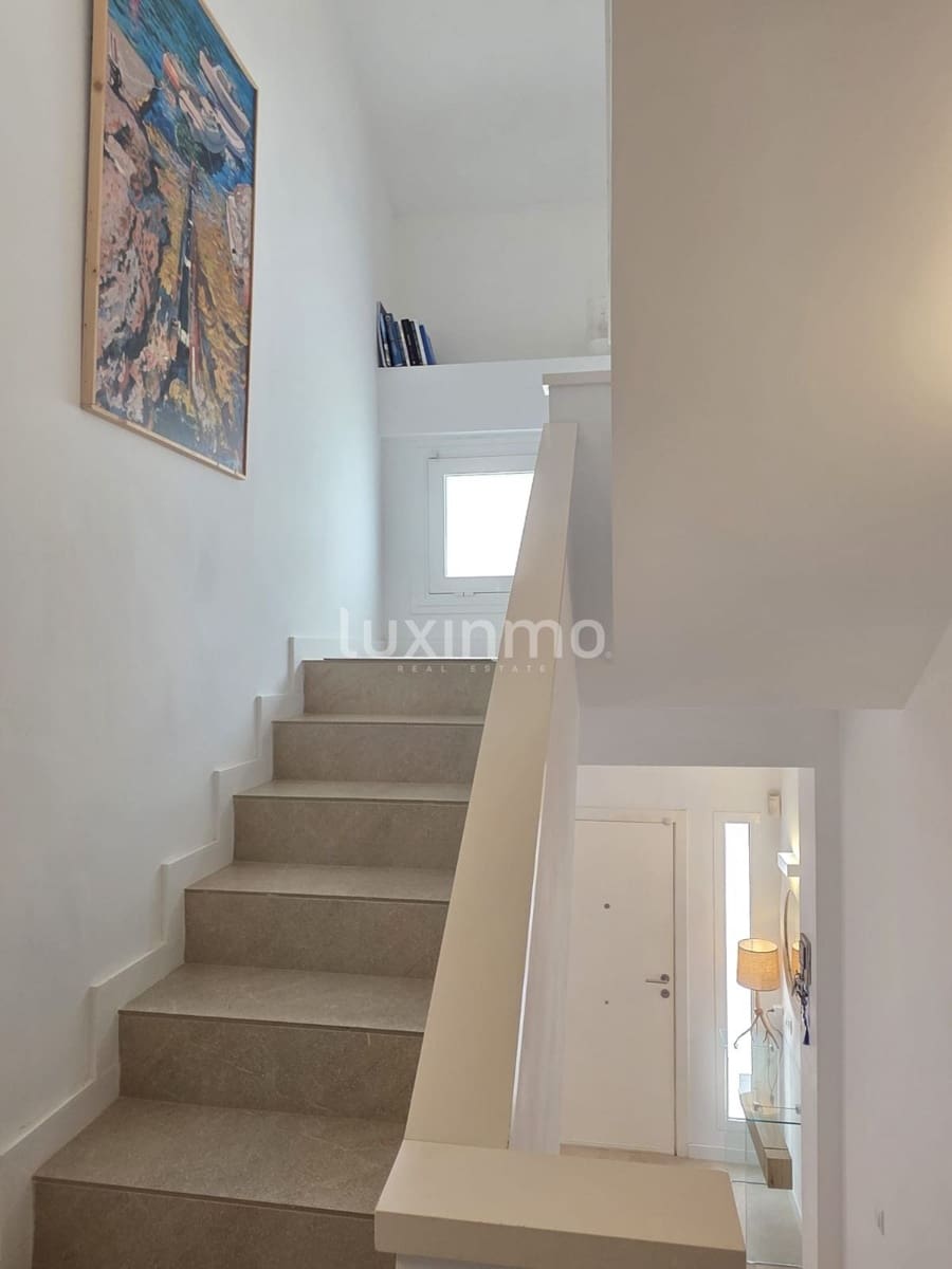 3 soverom Villa til salgs i Santa Eulalia / Santa Eularia med svømmebasseng garasje - € 990 000 (Ref: 9453676)