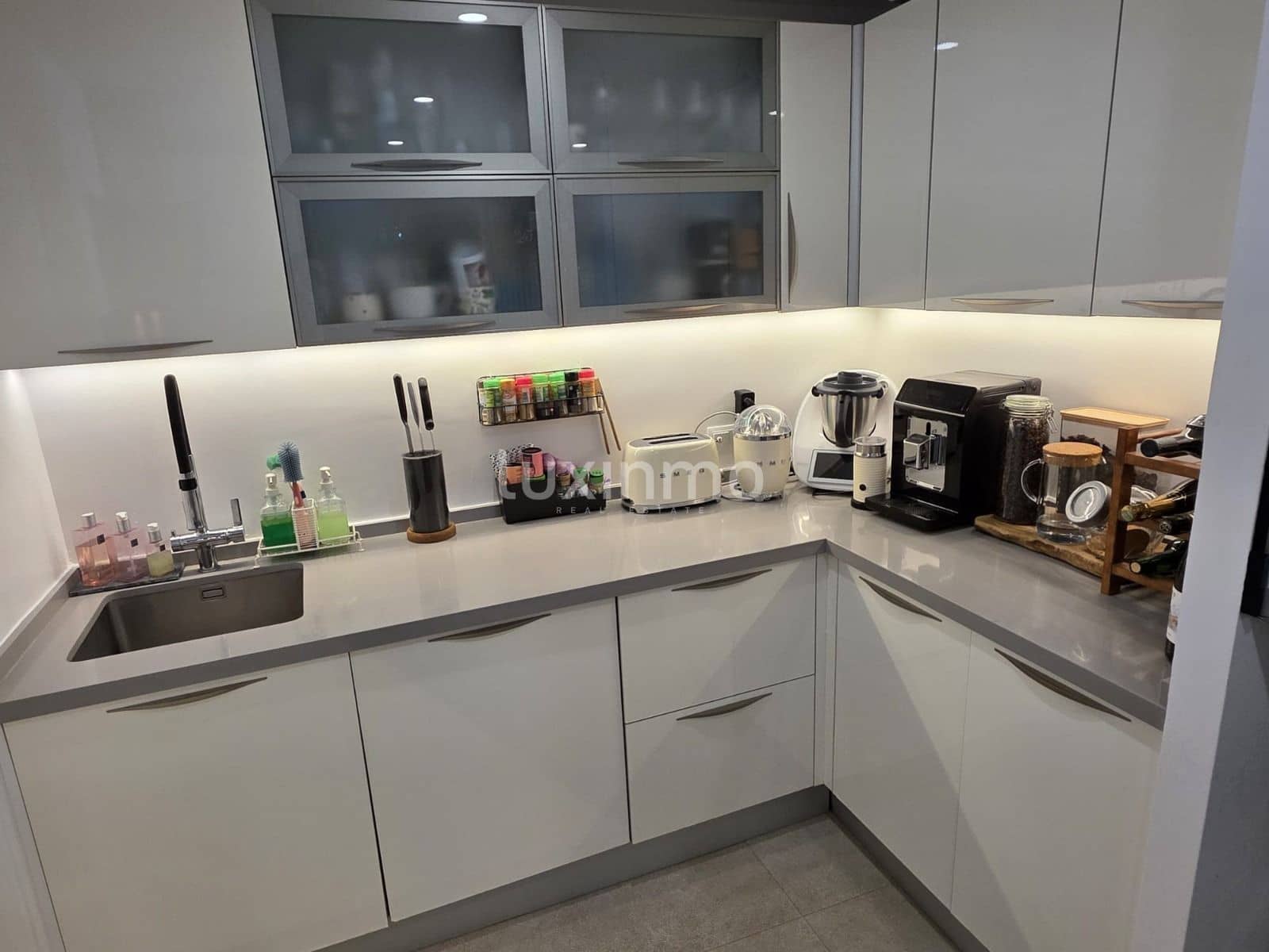 3 soverom Villa til salgs i Santa Eulalia / Santa Eularia med svømmebasseng garasje - € 990 000 (Ref: 9453676)