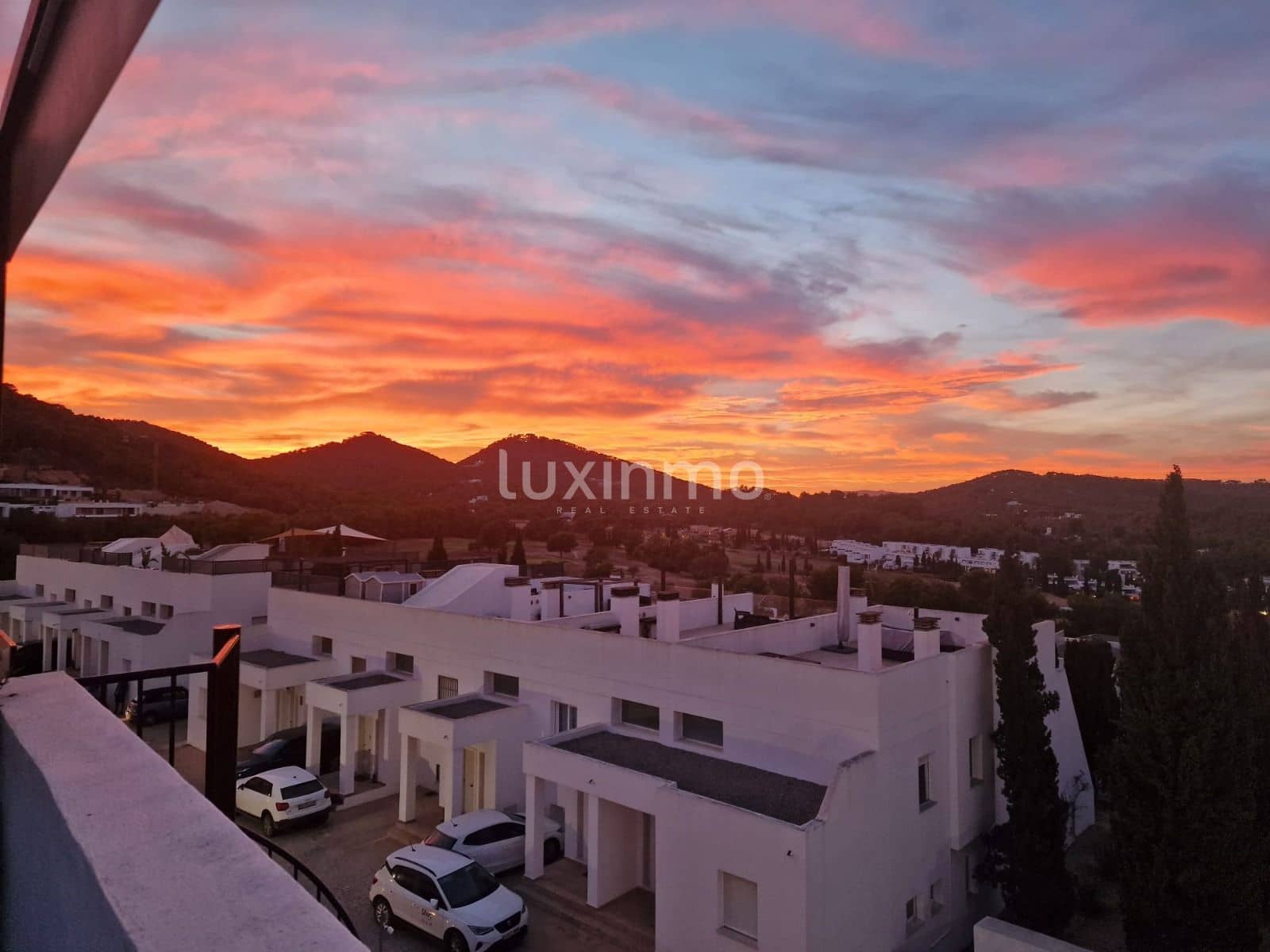 3 soverom Villa til salgs i Santa Eulalia / Santa Eularia med svømmebasseng garasje - € 990 000 (Ref: 9453676)