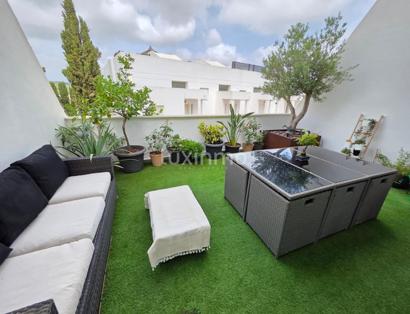 3 soverom Villa til salgs i Santa Eulalia / Santa Eularia med svømmebasseng garasje - € 990 000 (Ref: 9453676)