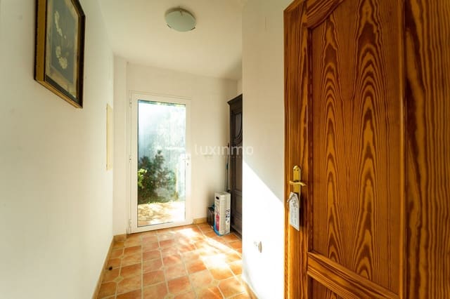 8 soverom Villa til salgs i Calpe / Calp med svømmebasseng garasje - € 786 000 (Ref: 9460979)