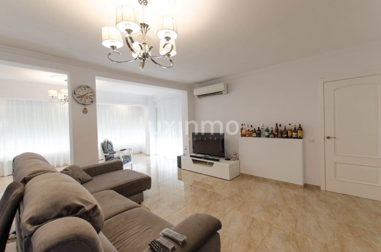 3 sovrum Villa till salu i La Nucia med pool garage - 640 000 € (Ref: 9460989)