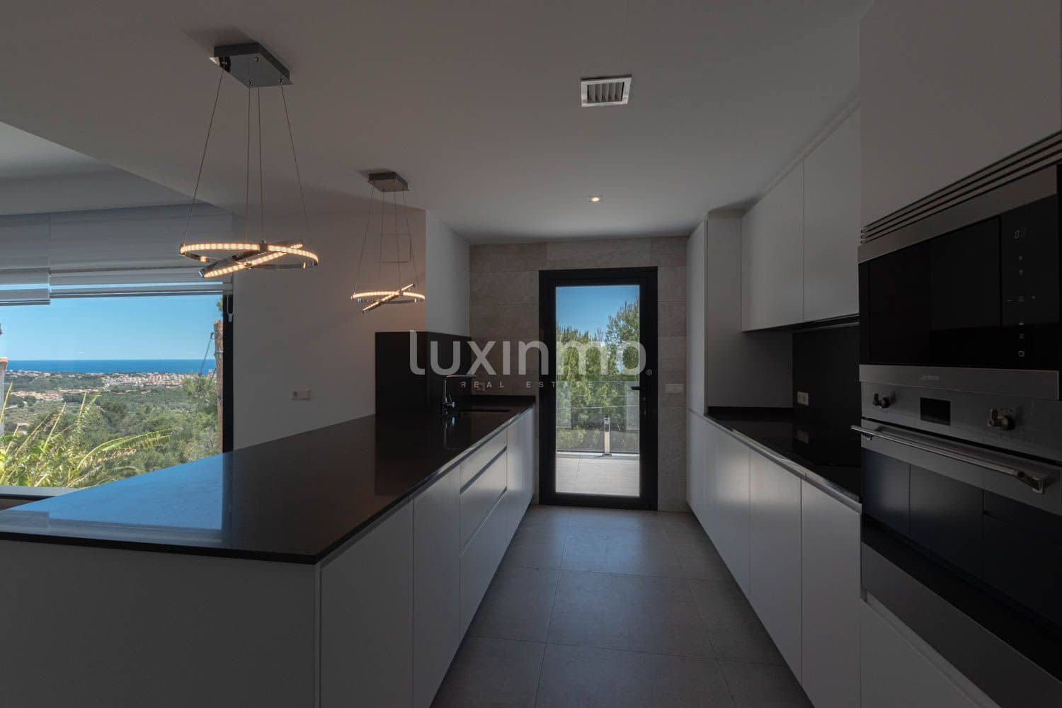 4 sovrum Villa till salu i Calpe / Calp med pool garage - 865 000 € (Ref: 9460997)