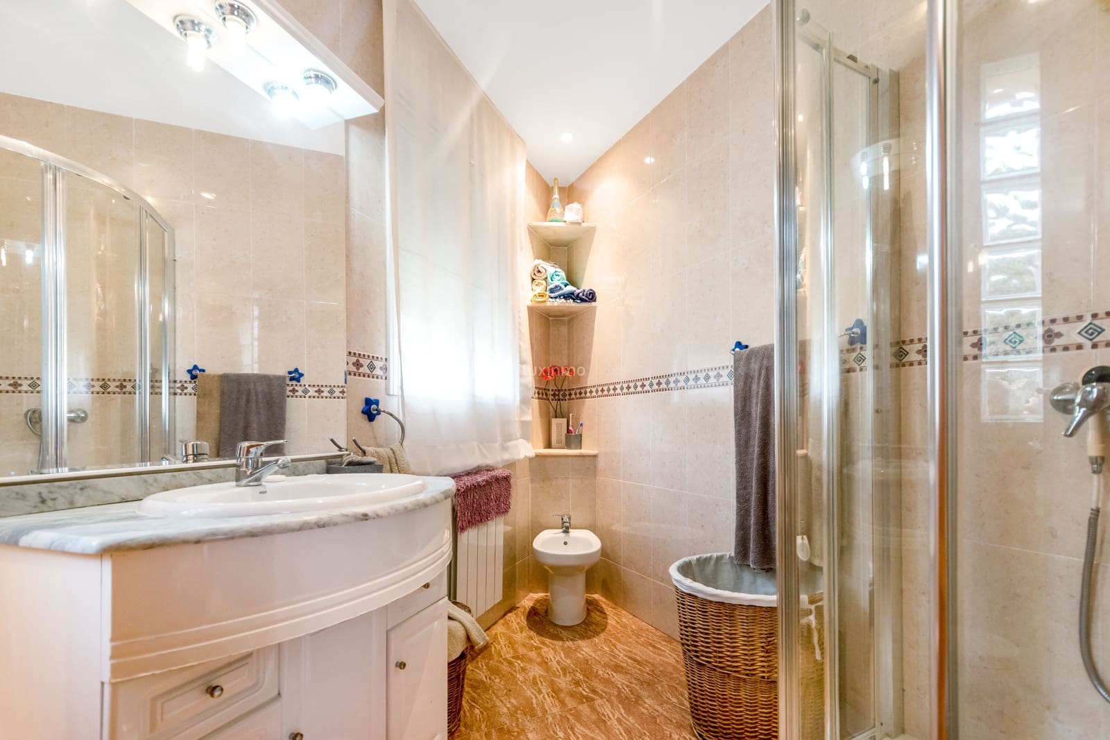 5 Zimmer Villa zu verkaufen in Alfaz del Pi / L'Alfas del Pi mit Pool Garage - 588.000 € (Ref: 9460998)