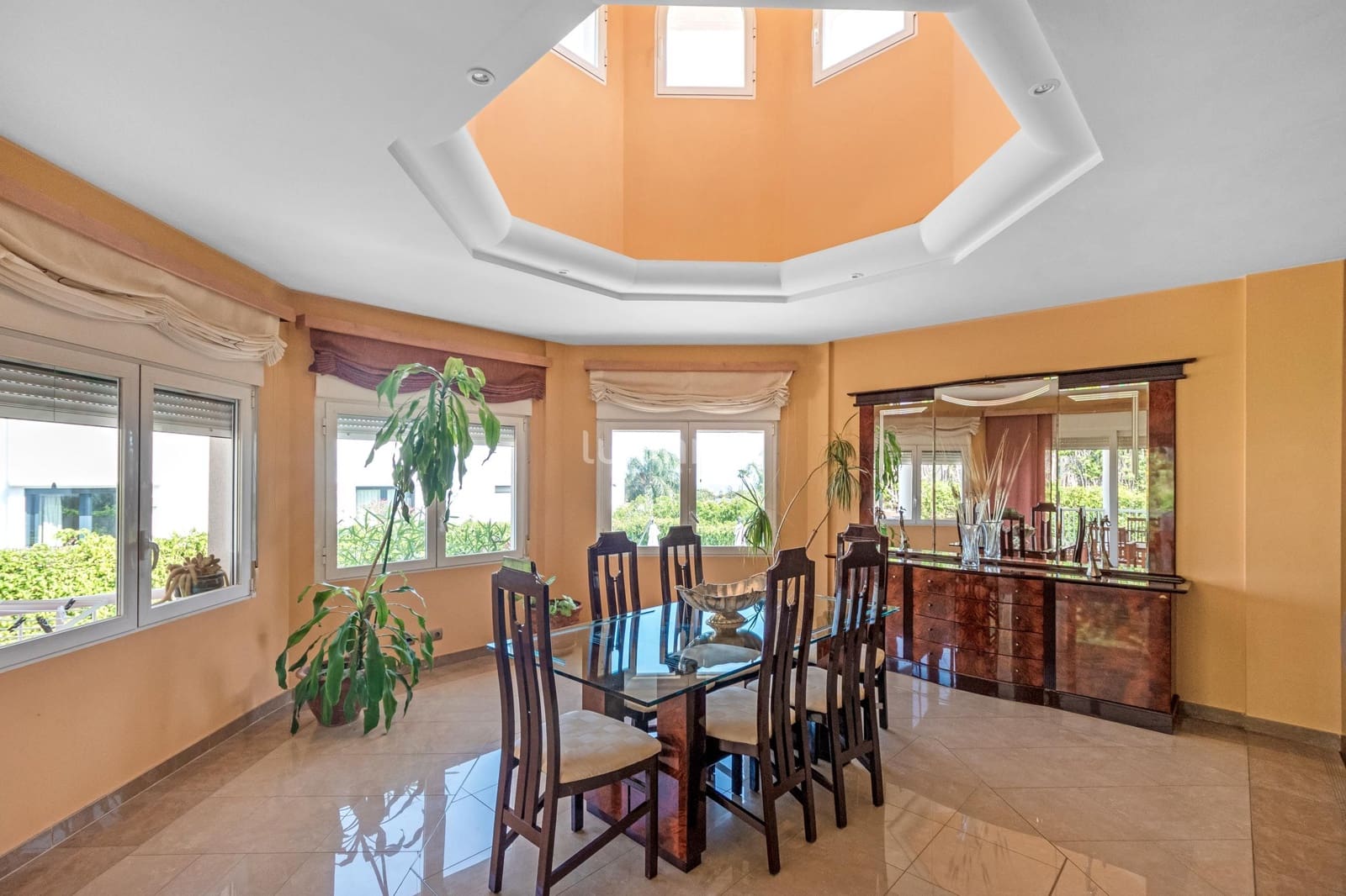 4 slaapkamer Villa te koop in La Nucia met zwembad garage - € 825.000 (Ref: 9461002)