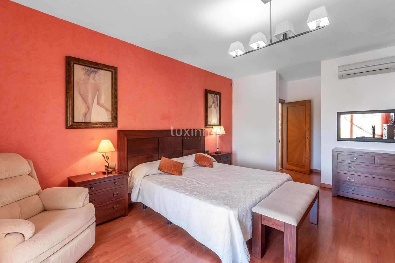 4 slaapkamer Villa te koop in La Nucia met zwembad garage - € 825.000 (Ref: 9461002)