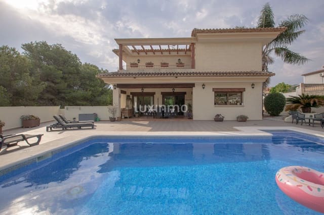 4 sovrum Villa till salu i Calpe / Calp med pool garage - 790 000 € (Ref: 9465257)