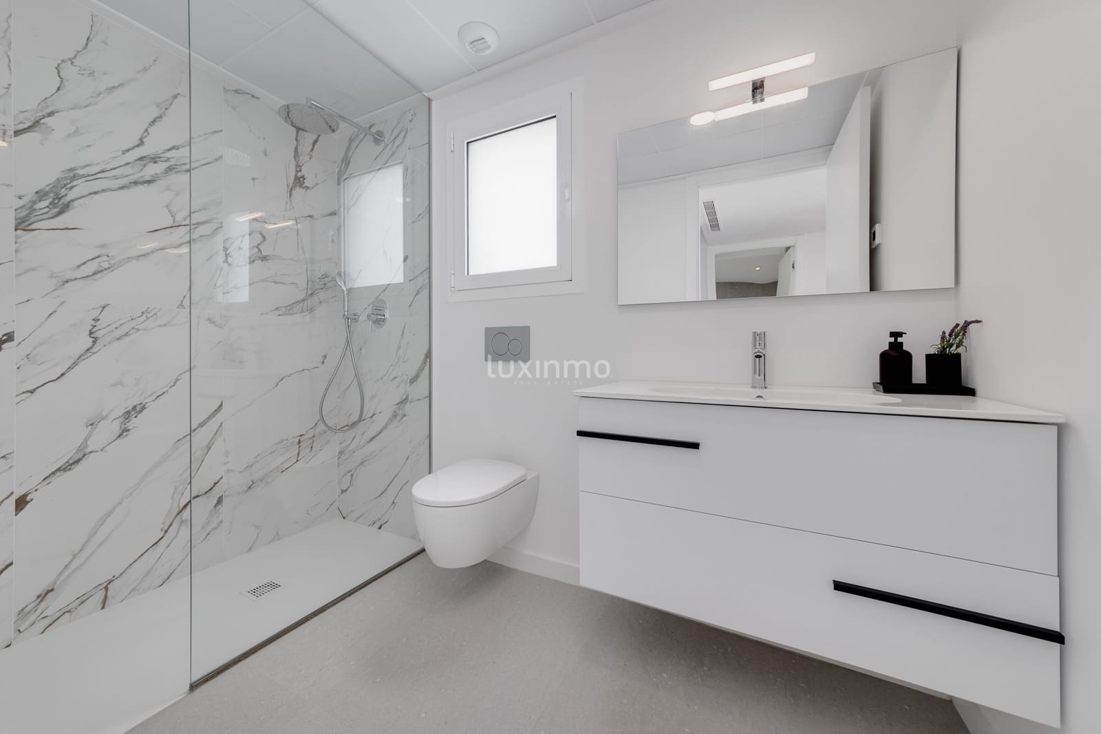 Chalet de 3 habitaciones en El Campello en venta con piscina garaje - 450.000 € (Ref: 9465261)