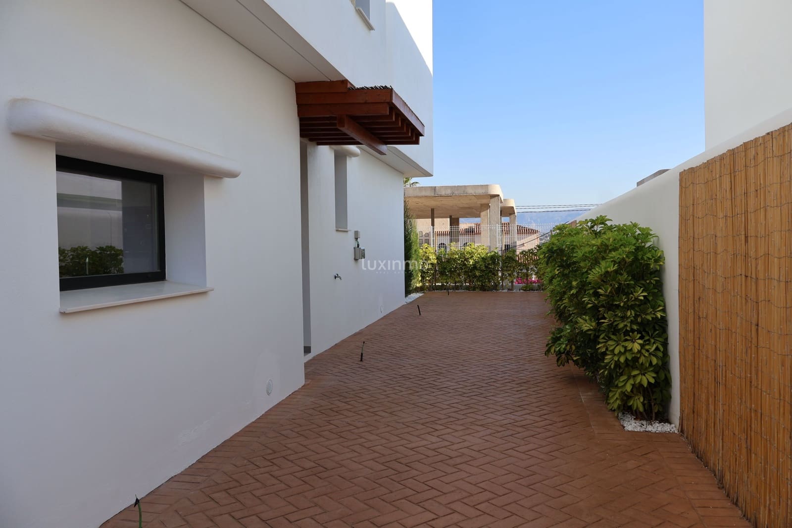 4 Zimmer Villa zu verkaufen in Alfaz del Pi / L'Alfas del Pi mit Pool Garage - 875.000 € (Ref: 9465271)