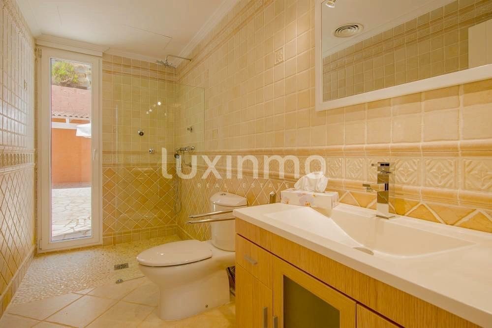 3 soverom Villa til salgs i Calpe / Calp med svømmebasseng garasje - € 795 000 (Ref: 9465273)