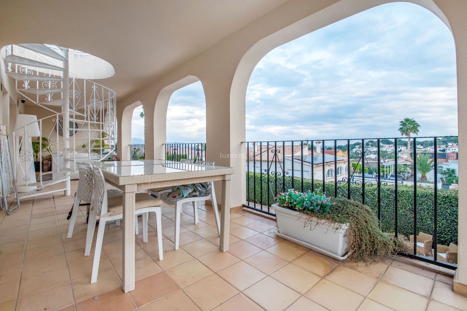 6 Zimmer Villa zu verkaufen in Alfaz del Pi / L'Alfas del Pi mit Pool Garage - 725.000 € (Ref: 9466036)