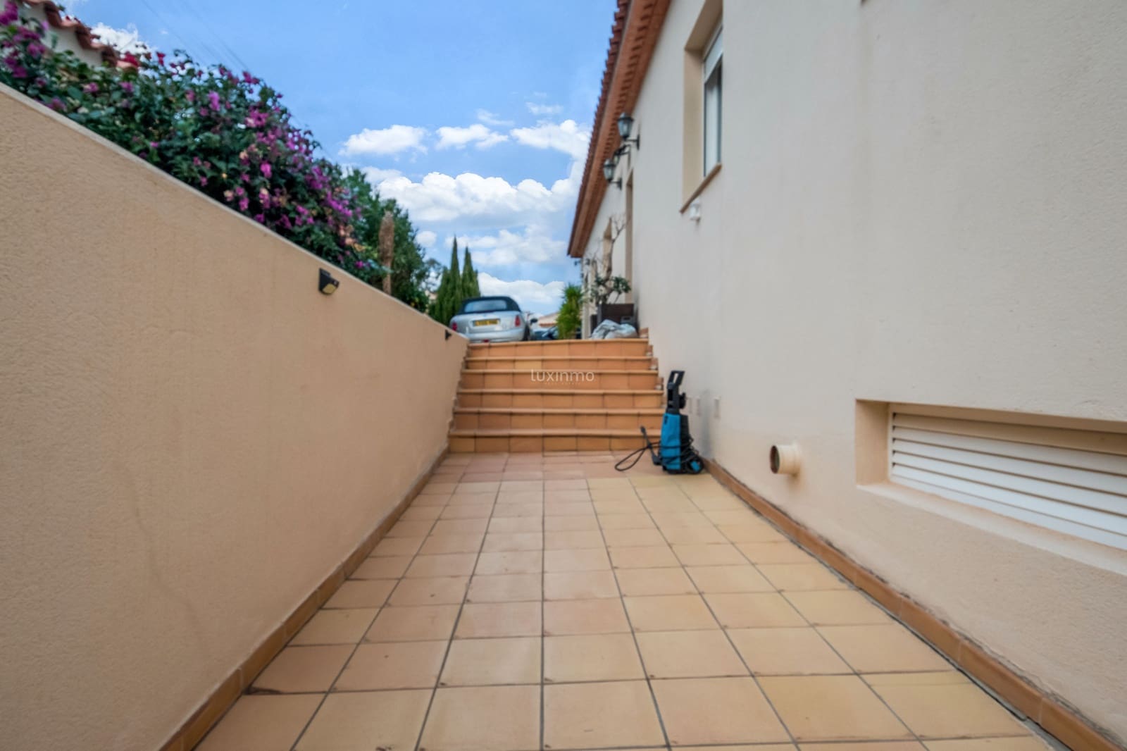 6 Zimmer Villa zu verkaufen in Alfaz del Pi / L'Alfas del Pi mit Pool Garage - 725.000 € (Ref: 9466036)