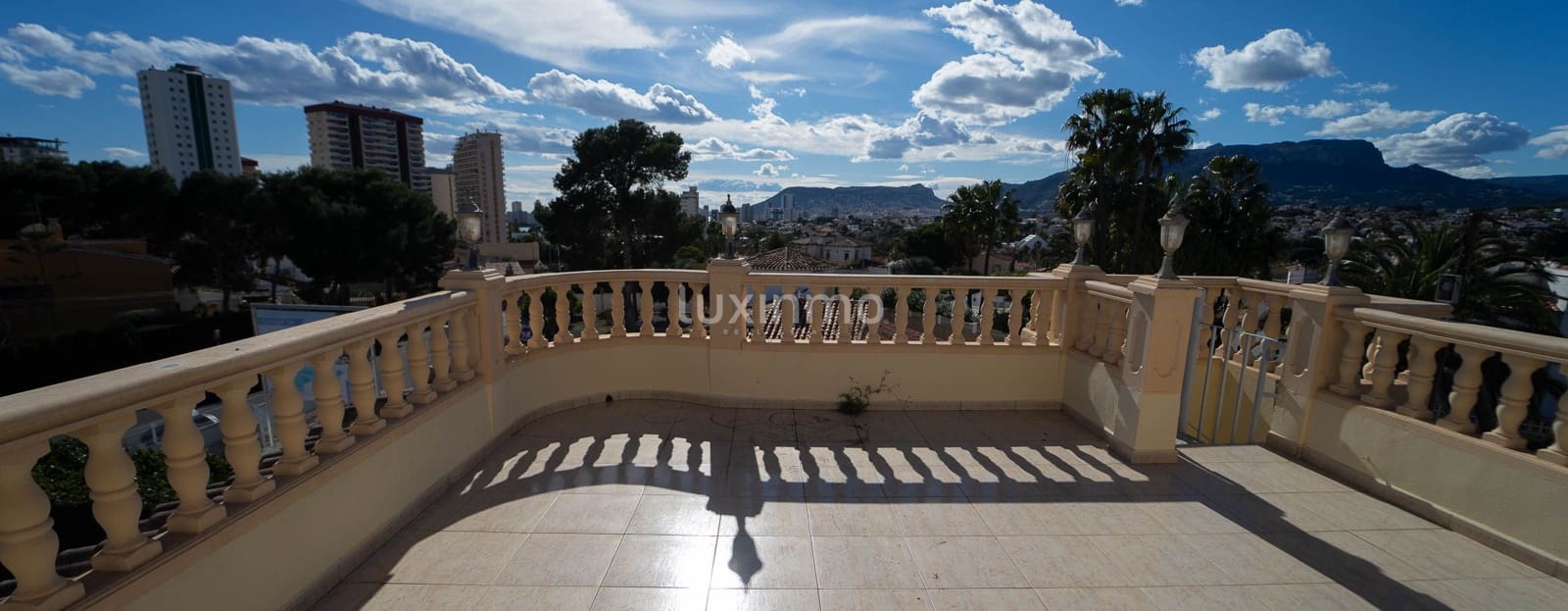 8 chambre Villa/Maison à vendre à Calpe / Calp avec piscine garage - 795 000 € (Ref: 9467991)