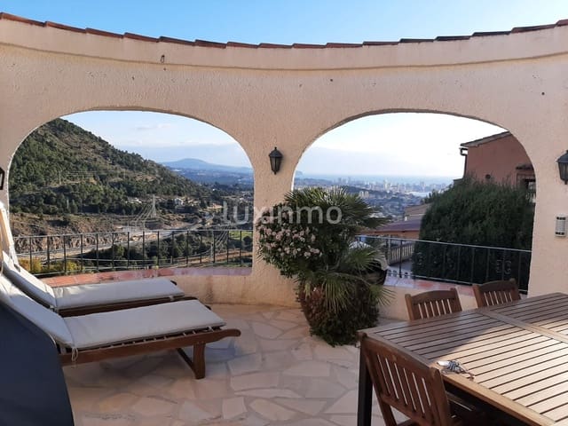 4 soverom Villa til salgs i Calpe / Calp med svømmebasseng garasje - € 580 000 (Ref: 9467994)