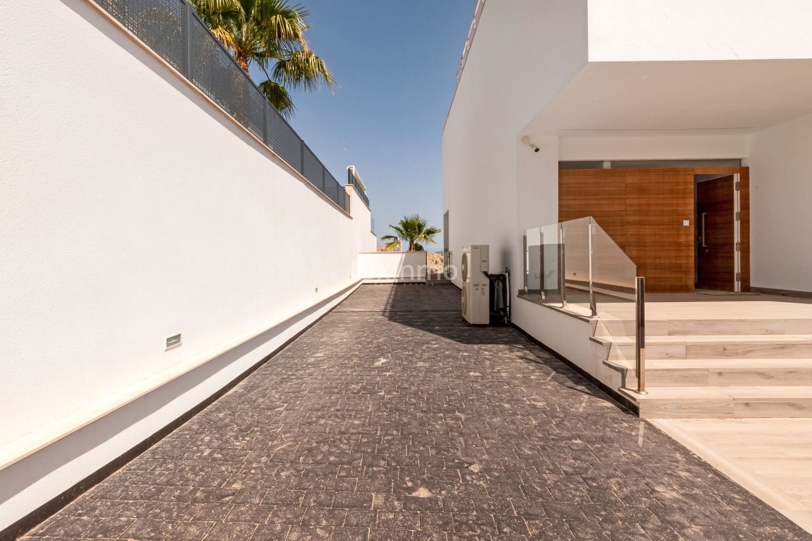 4 bedroom Villa for sale in Finestrat with pool garage - € 950,000 (Ref: 9470192)