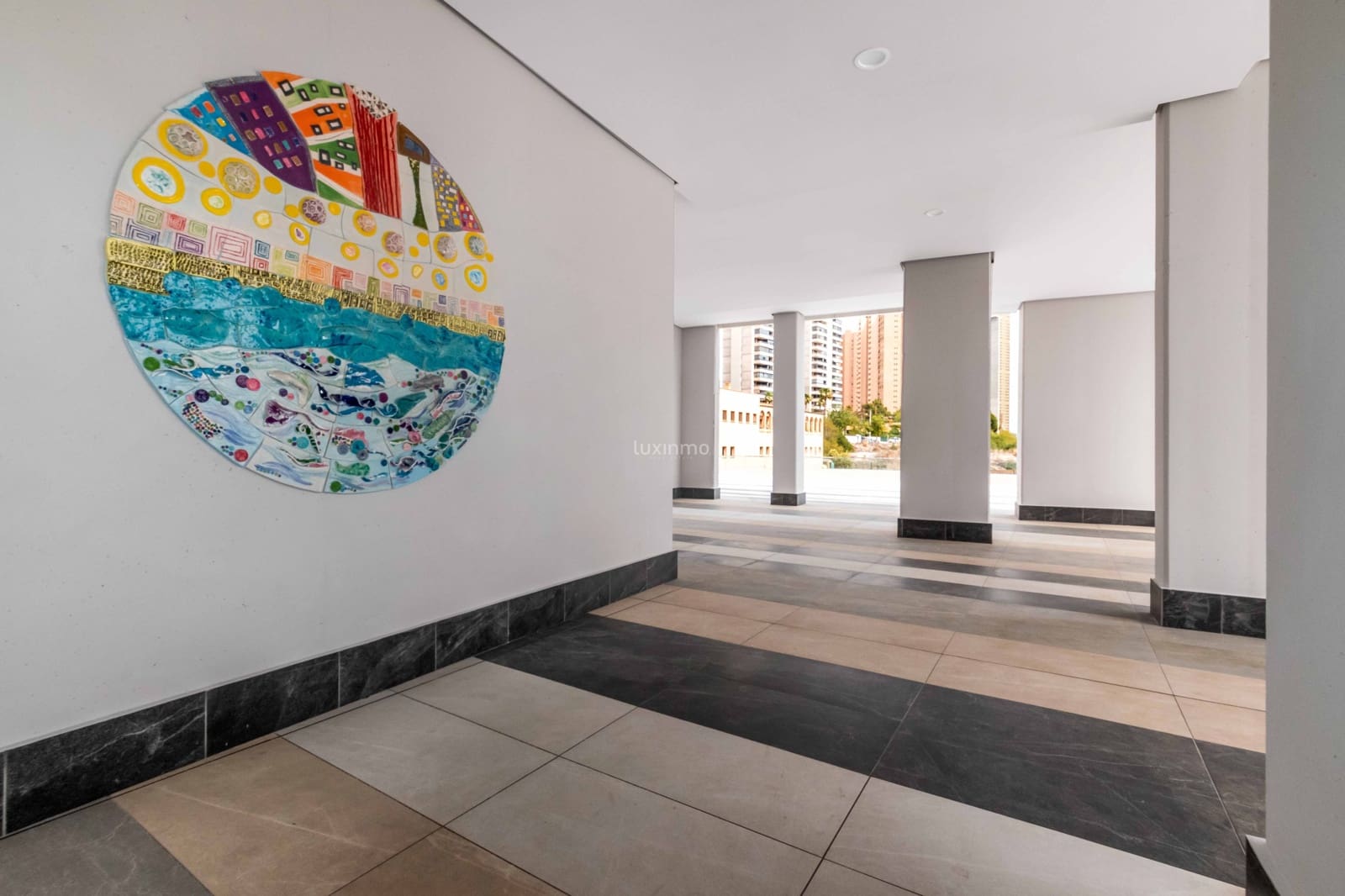 2 bedroom Apartment for sale in Benidorm with pool garage - € 665,000 (Ref: 9470205)