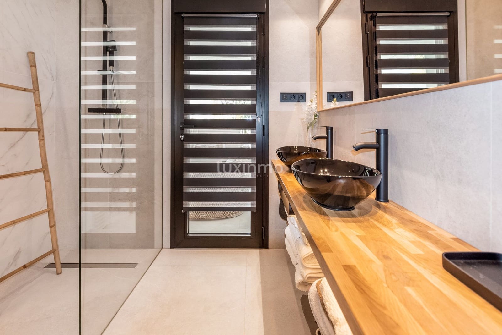 Chalet de 3 habitaciones en Alfaz del Pi / L'Alfàs del Pi en venta con piscina garaje - 875.000 € (Ref: 9470218)