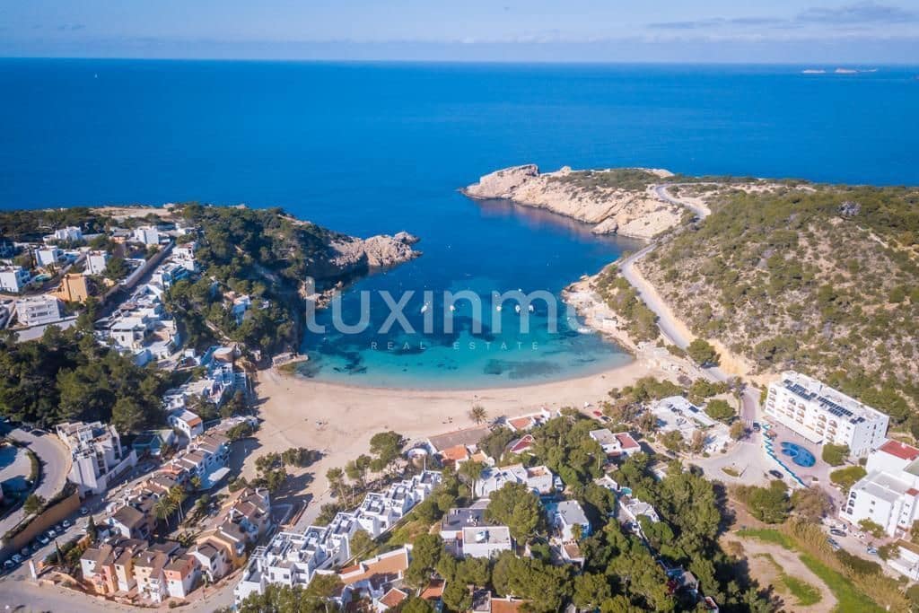 Apartamento de 2 habitaciones en San Jose / Sant Josep de Sa Talaia en venta con piscina garaje - 750.000 € (Ref: 9470831)