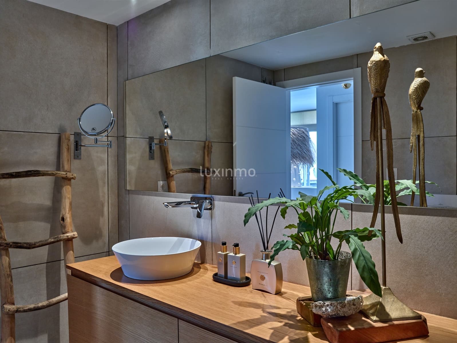 Apartamento de 2 habitaciones en San Jose / Sant Josep de Sa Talaia en venta con piscina garaje - 750.000 € (Ref: 9470831)