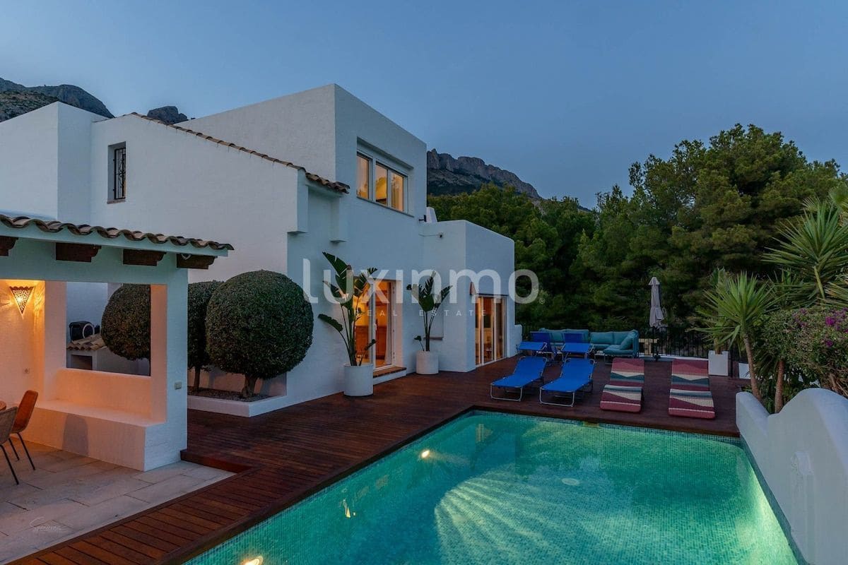 3 sovrum Villa till salu i Altea med pool garage - 775 000 € (Ref: 9470835)