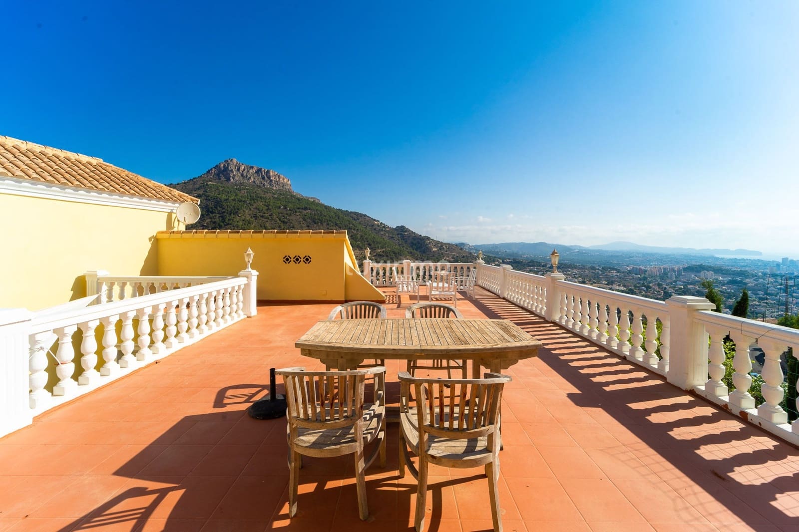 8 soverom Villa til salgs i Calpe / Calp med svømmebasseng garasje - € 786 000 (Ref: 9470845)