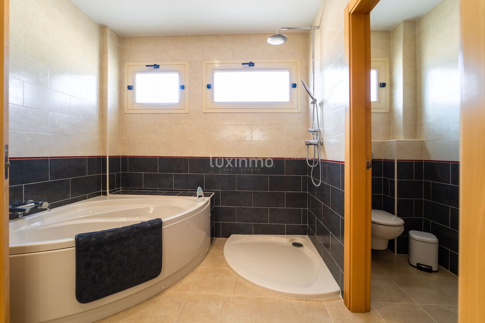 6 soveværelse Villa til salg i Calpe / Calp med swimmingpool garage - € 1.000.000 (Ref: 9470849)