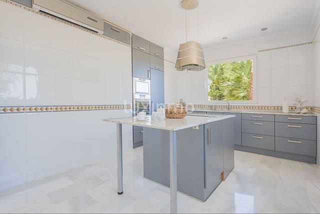 3 sovrum Villa till salu i Calpe / Calp med pool garage - 795 000 € (Ref: 9471084)