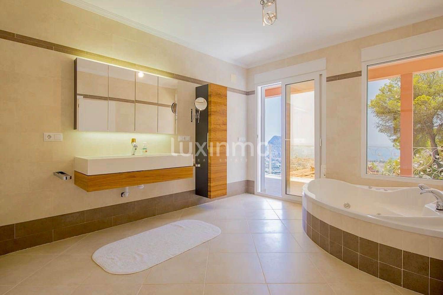 3 bedroom Villa for sale in Calpe / Calp with pool garage - € 795,000 (Ref: 9471084)