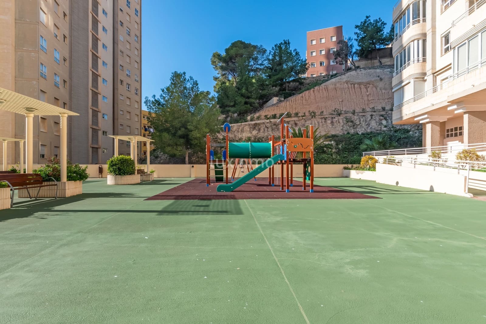 3 bedroom Apartment for sale in Benidorm with pool garage - € 570,000 (Ref: 9471089)