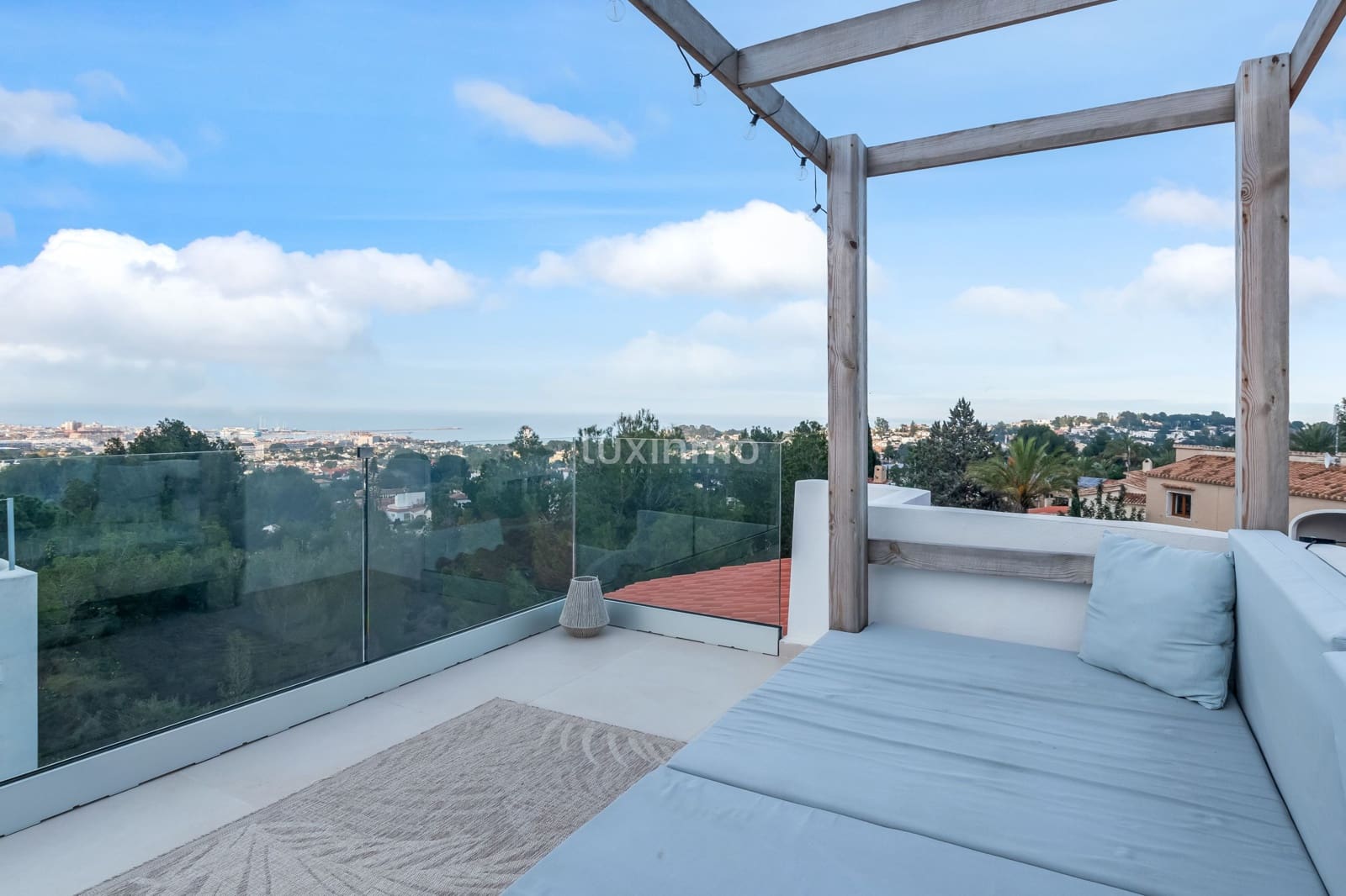 4 bedroom Villa for sale in Denia with pool - € 649,000 (Ref: 9471090)