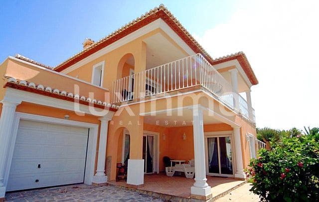 4 bedroom Villa for sale in Moraira with pool garage - € 965,000 (Ref: 9471101)