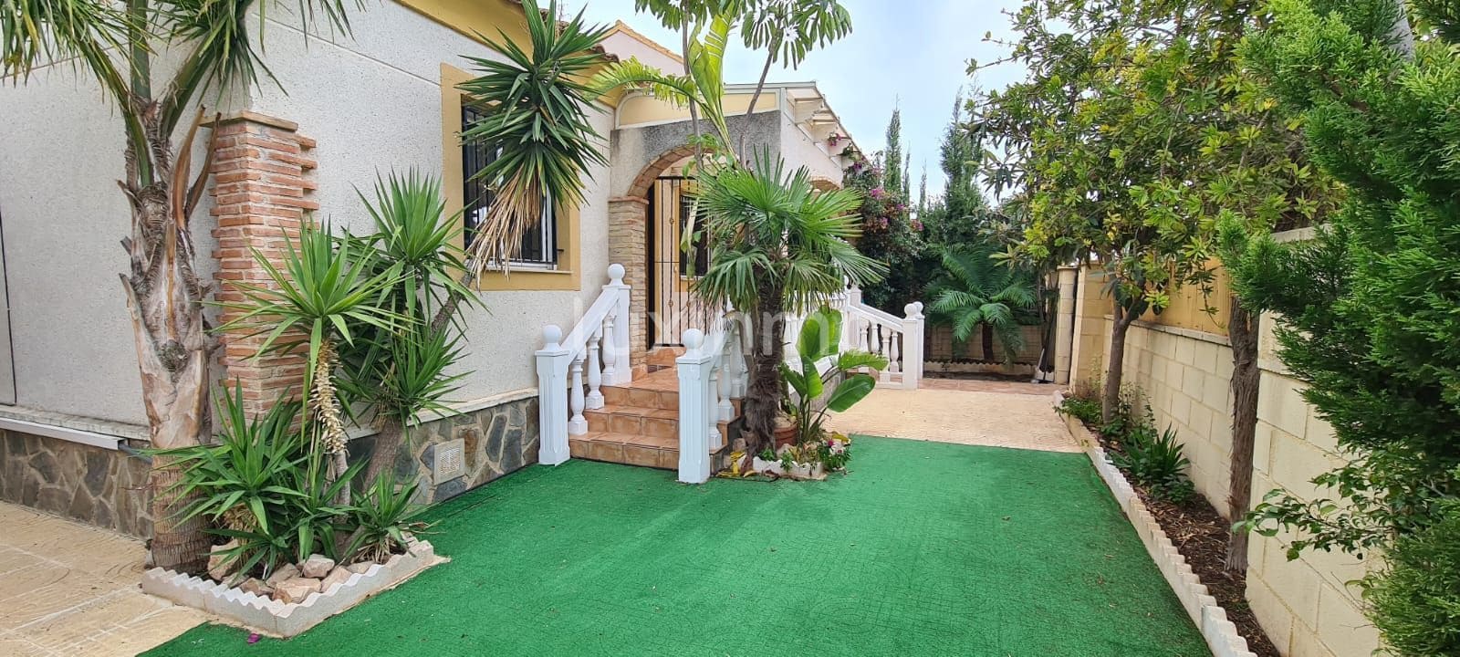 4 Zimmer Villa zu vermieten in Polop mit Pool Garage - 1.750 € (Ref: 9471247)