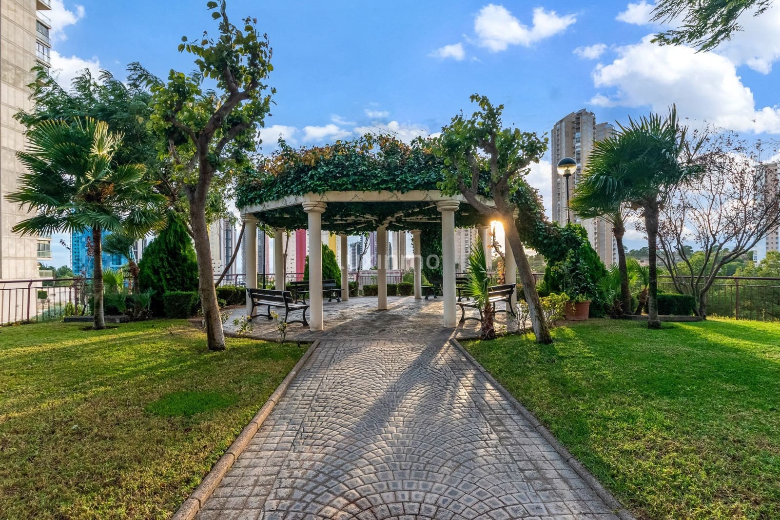 2 Zimmer Wohnung zu verkaufen in Benidorm mit Garage - 399.000 € (Ref: 9471298)