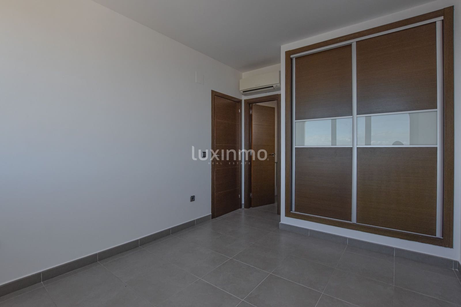 Villa/Maison de 3 chambres à louer à Benissa avec piscine garage - 3 000 € (Ref: 9471527)