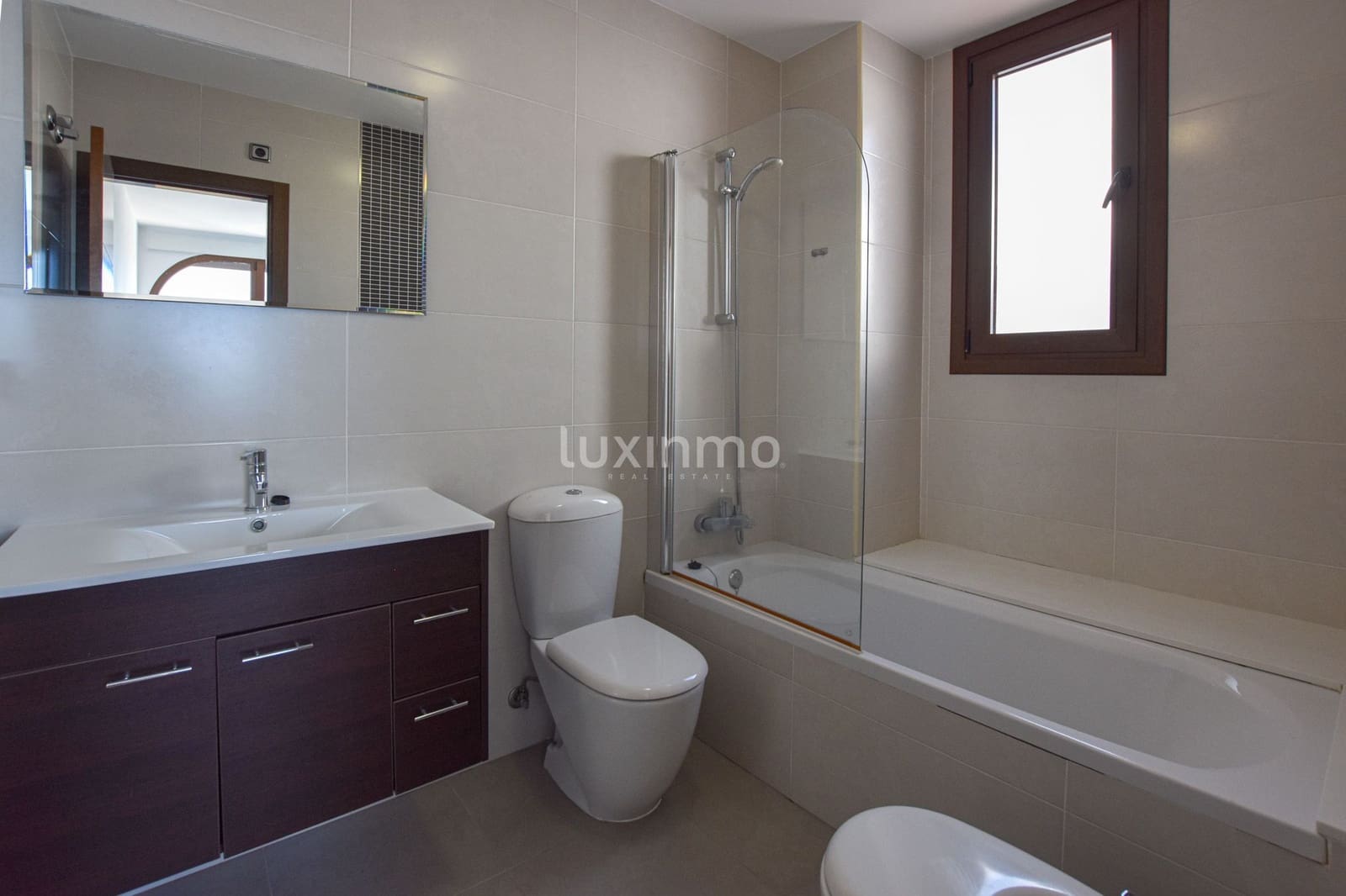 Villa/Maison de 3 chambres à louer à Benissa avec piscine garage - 3 000 € (Ref: 9471527)