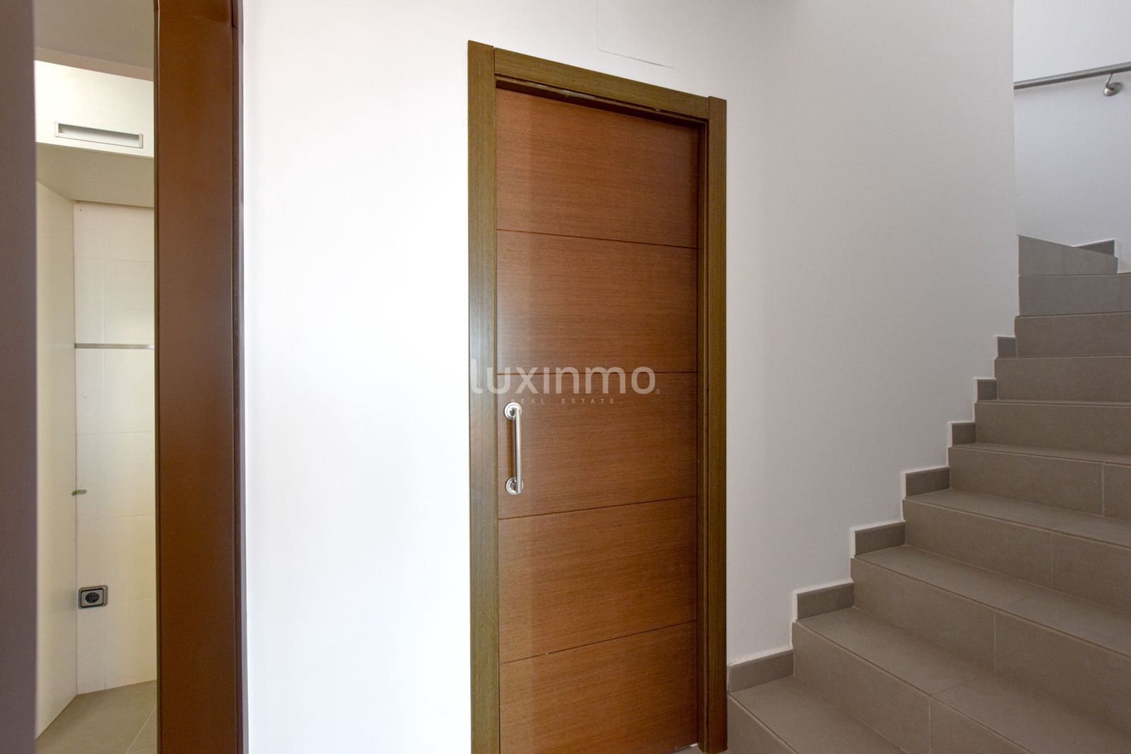 Villa/Maison de 3 chambres à louer à Benissa avec piscine garage - 3 000 € (Ref: 9471527)