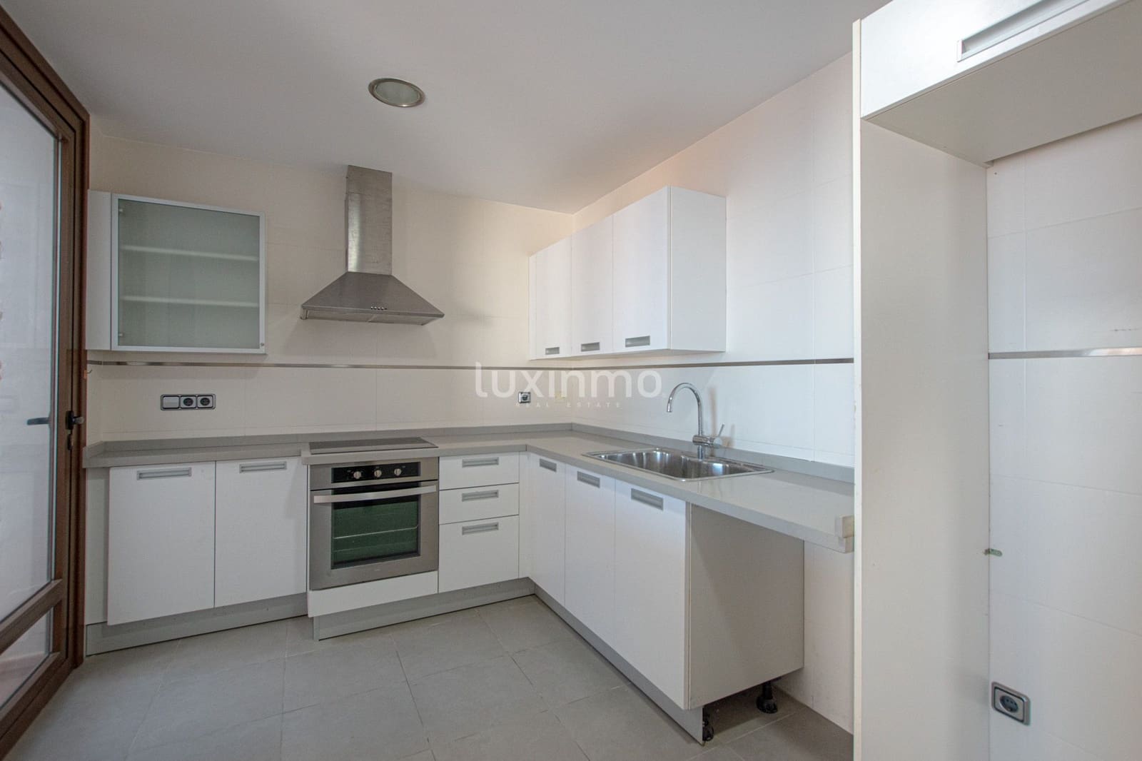 Villa/Maison de 3 chambres à louer à Benissa avec piscine garage - 3 000 € (Ref: 9471527)