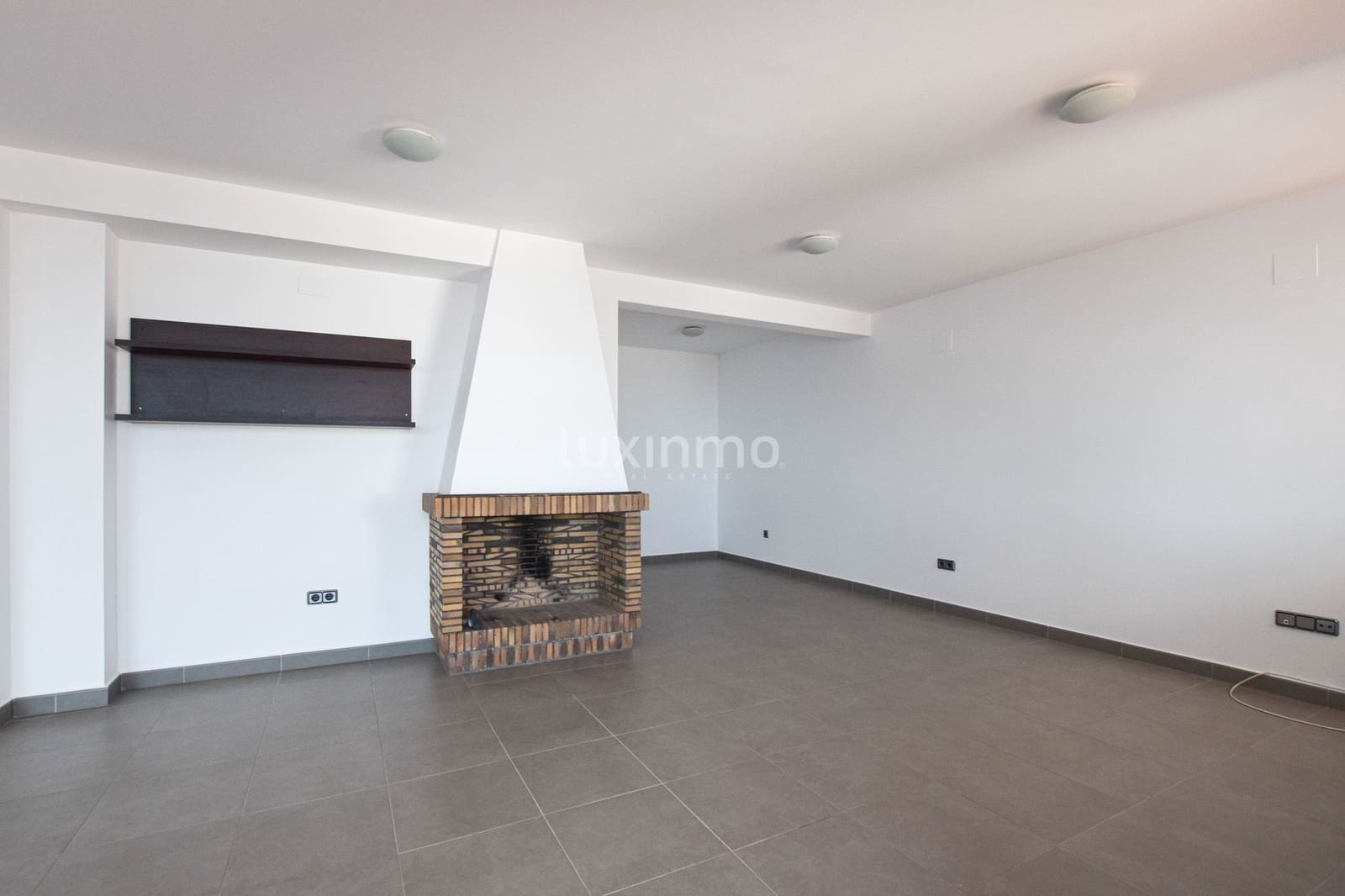 Villa/Maison de 3 chambres à louer à Benissa avec piscine garage - 3 000 € (Ref: 9471527)