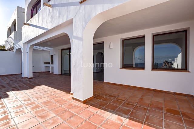 Chalet de 3 habitaciones en Benissa en alquiler con piscina garaje - 3.000 € (Ref: 9471527)