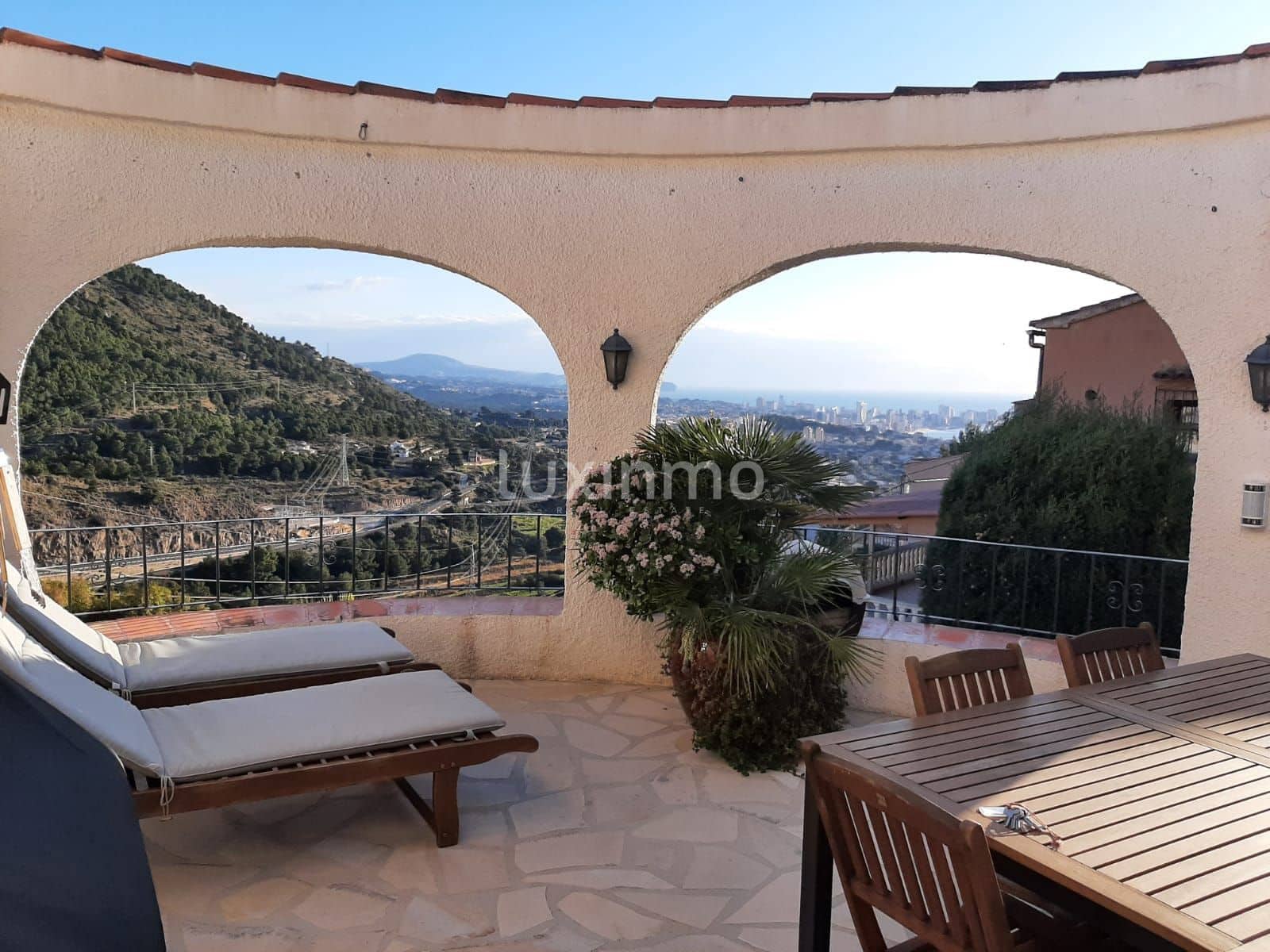 Chalet de 4 habitaciones en Calpe / Calp en venta con piscina garaje - 580.000 € (Ref: 9471971)