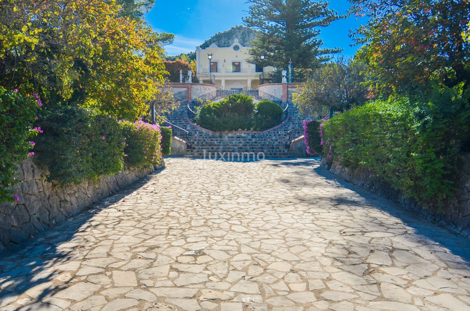 7 Zimmer Villa zu verkaufen in Pego mit Pool Garage - 995.000 € (Ref: 9471976)