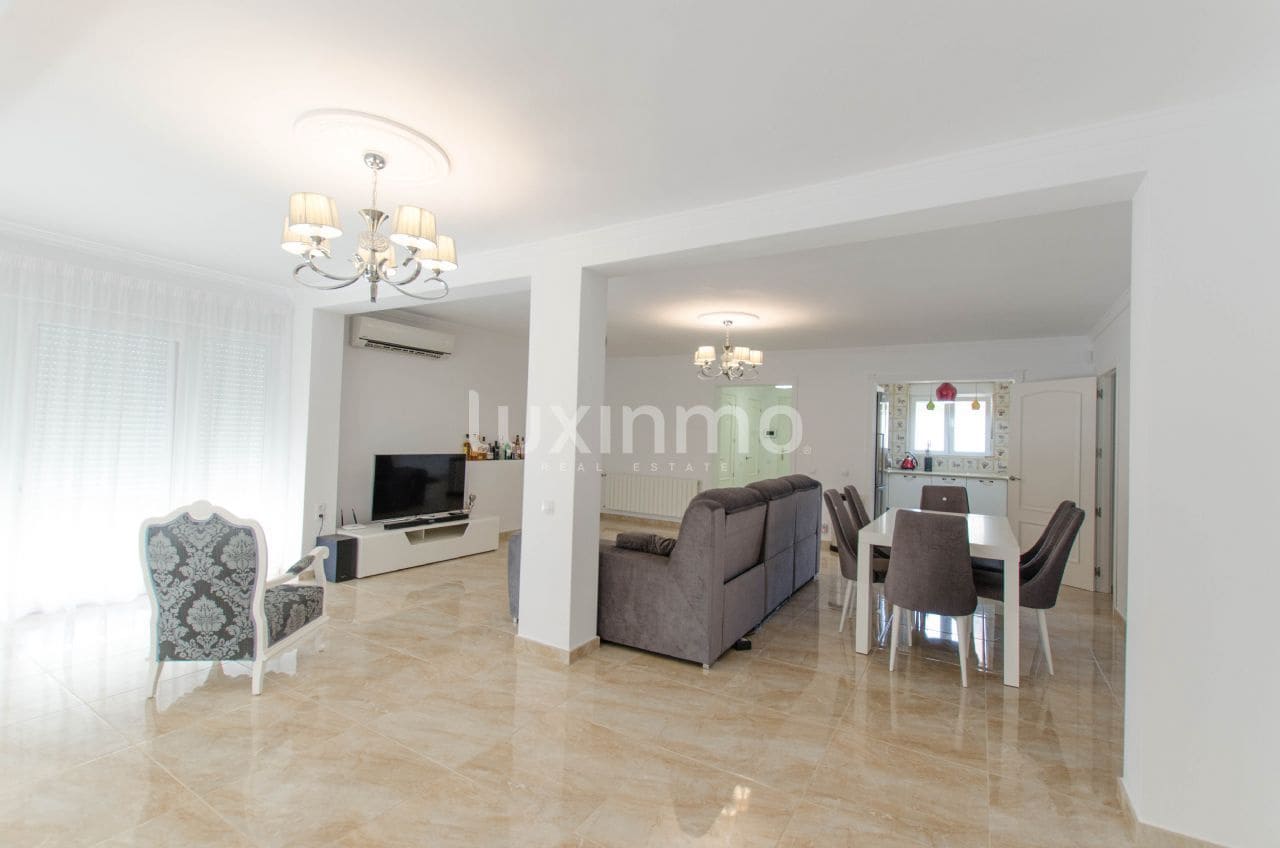 3 quarto Moradia para venda em La Nucia com piscina garagem - 640 000 € (Ref: 9474657)