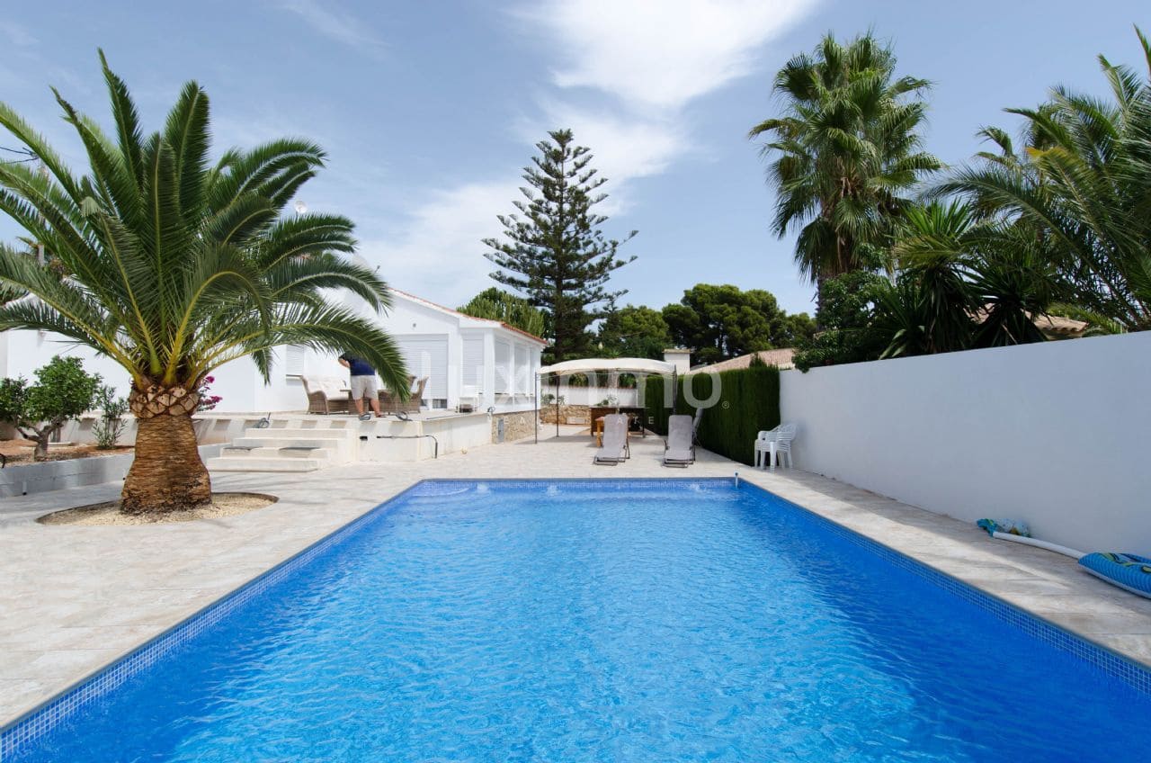 3 quarto Moradia para venda em La Nucia com piscina garagem - 640 000 € (Ref: 9474657)