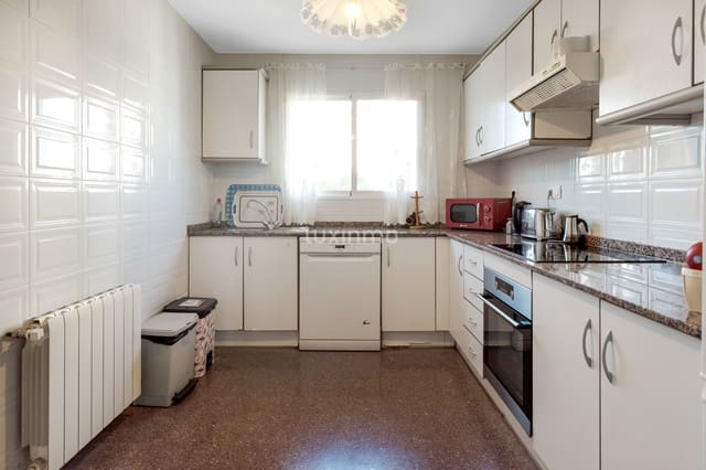 3 soveværelse Lejlighed til salg i Benidorm med swimmingpool garage - € 570.000 (Ref: 9475086)