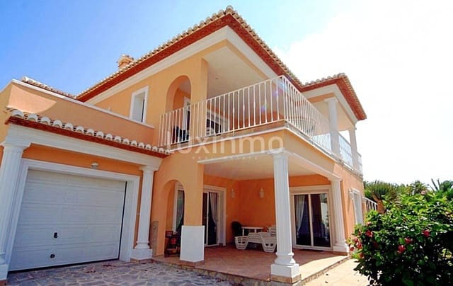 4 bedroom Villa for sale in Moraira, Teulada-Moraira with pool garage - € 965,000 (Ref: 9475094)