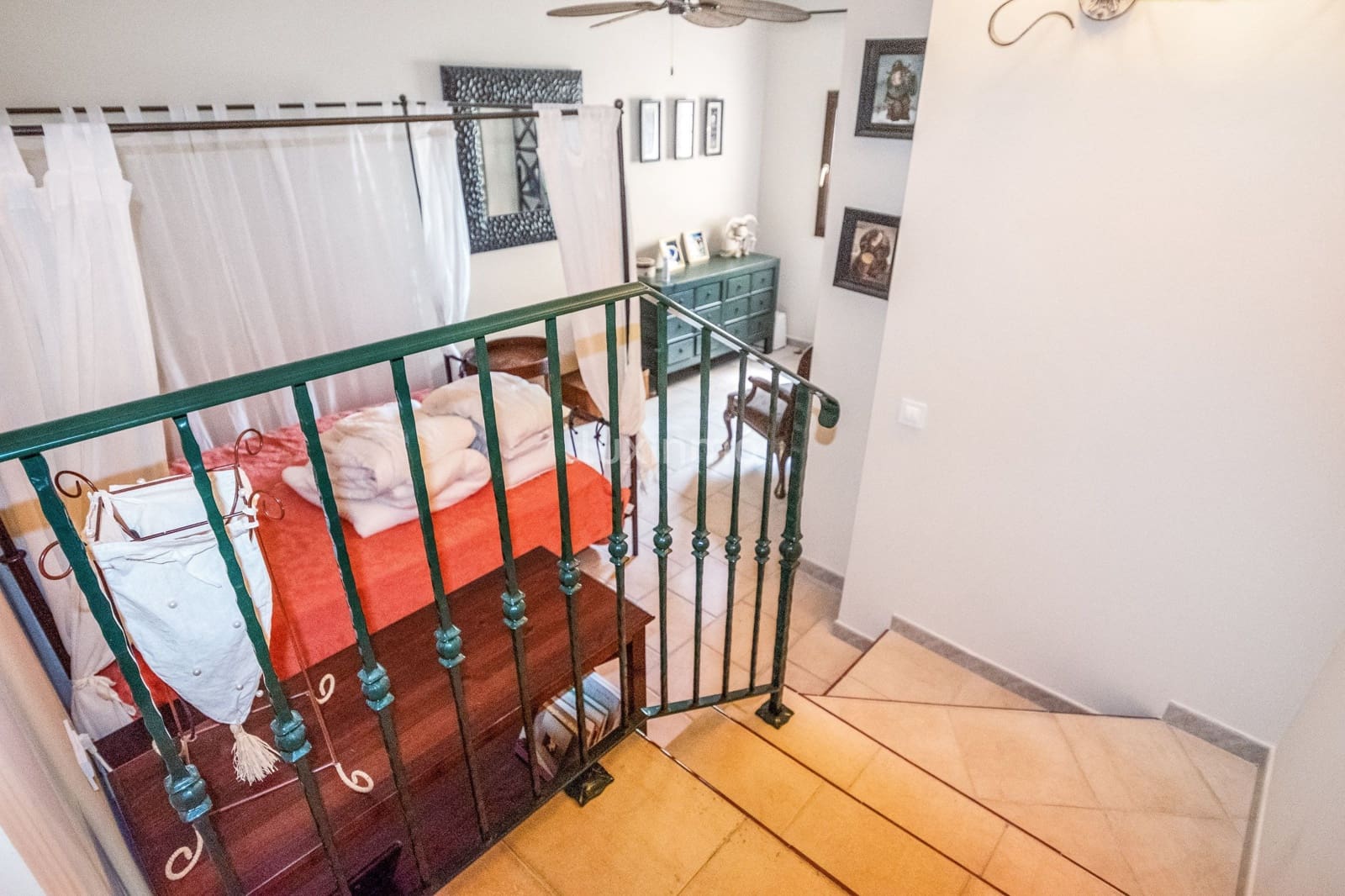 5 bedroom Villa for sale in La Nucia with garage - € 788,000 (Ref: 9475105)