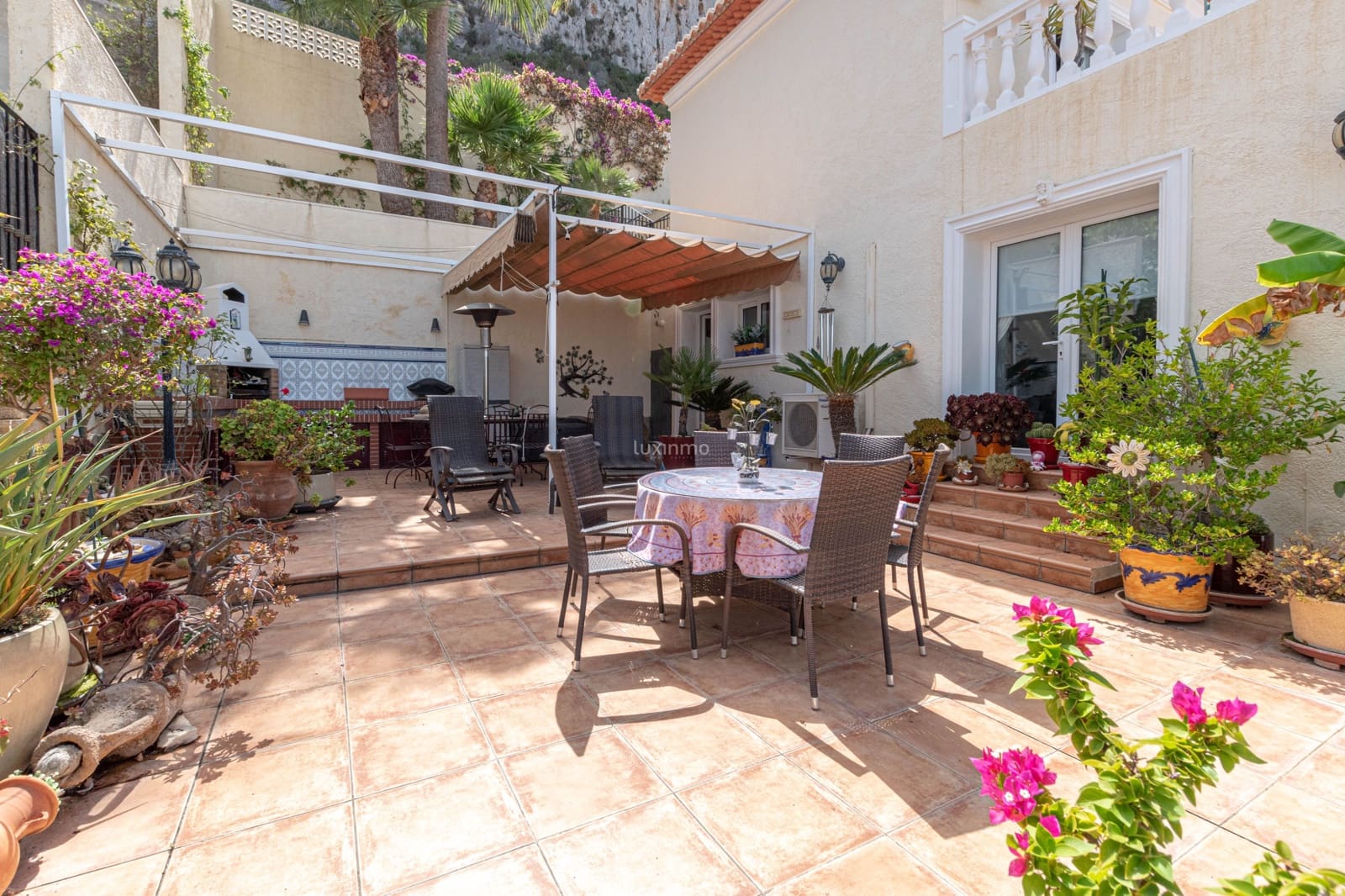 3 Zimmer Villa zu verkaufen in Calpe / Calp mit Pool Garage - 699.000 € (Ref: 9475109)