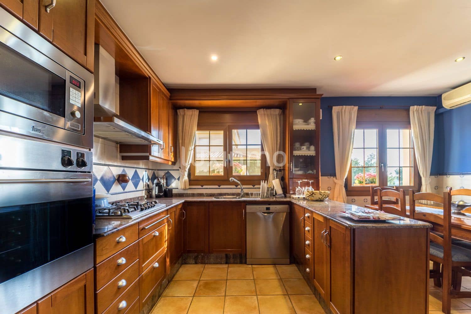 6 sypialnia Willa na sprzedaż w La Nucia z basenem garażem - 840 000 € (Ref: 9475112)