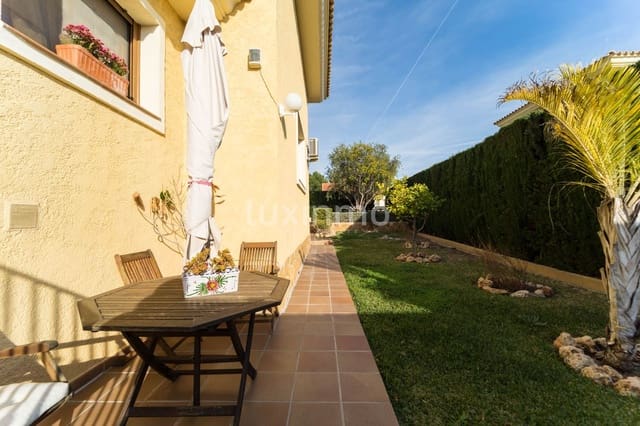 6 sypialnia Willa na sprzedaż w La Nucia z basenem garażem - 840 000 € (Ref: 9475112)