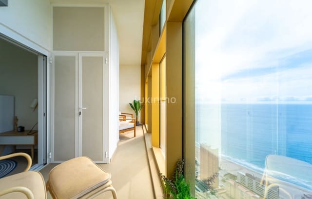 Apartamento de 2 habitaciones en Benidorm en venta con garaje - 495.000 € (Ref: 9475835)